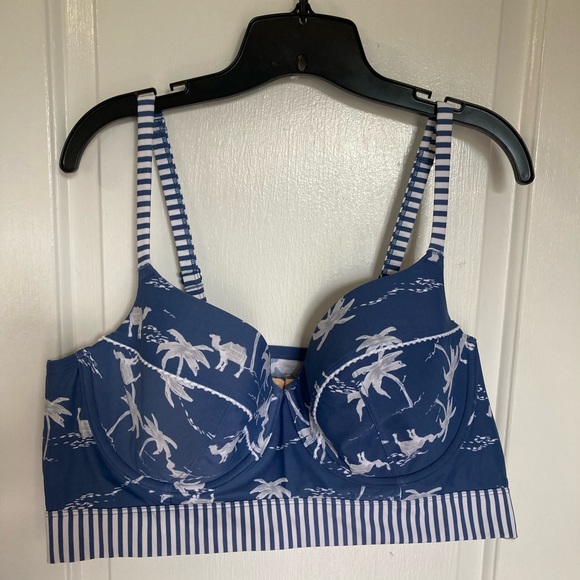 NWT cacique swim top - Picture 1 of 6